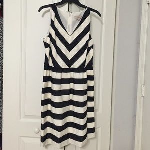 Loft navy & white chevron -striped dress sz 8